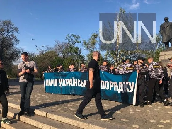 marsh-ukrayinskogo-poryadku-v-odesi-sotni-aktivistiv-posilena-okhorona-i-patriotichni-gasla