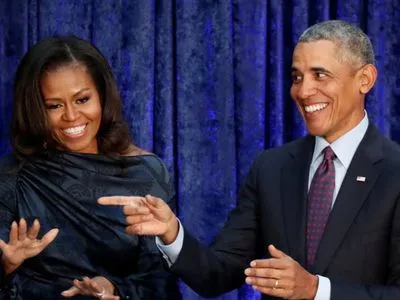 Обама и его жена станут продюсерами сериала про Трампа