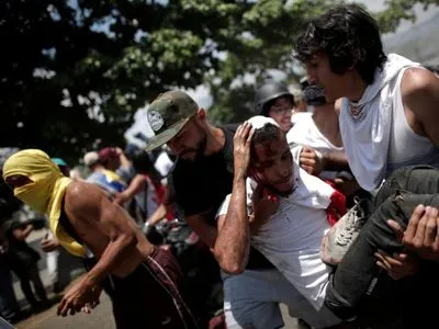 Гуайдо сообщил о гибели человека в ходе протестов в Венесуэле