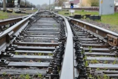 В Киевской области подростка сбил поезд, в котором ехала его мать