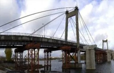 Началась подготовка демонтажа вантового моста через гавань Днепра
