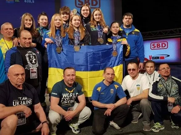 Украинская сборная завоевала ряд наград молодежного ЧЕ по пауэрлифтингу