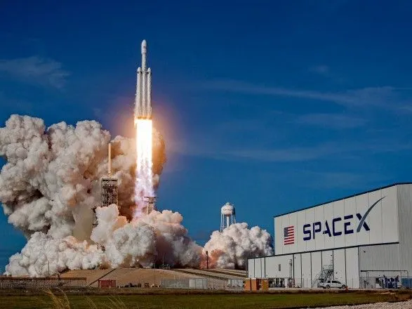 Space X успішно запустила ракету Falcon 9