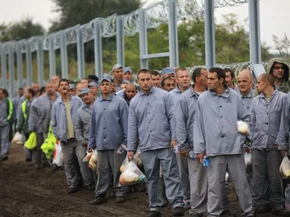 ООН повідомила, що Угорщина не годує мігрантів, яким відмовили в притулку