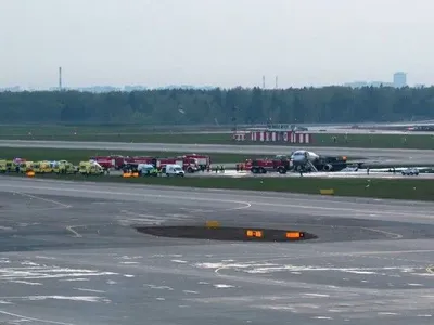 Авіакатастрофа в РФ: опубліковано відео посадки лайнера з камер спостережень аеропорту