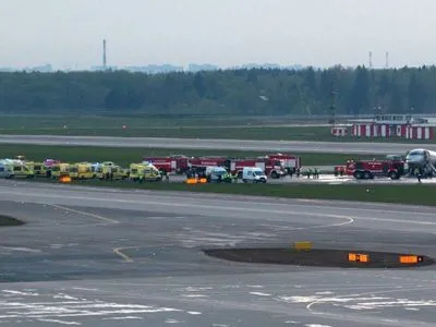 Число погибших при возгорании самолета в Шереметьево выросла