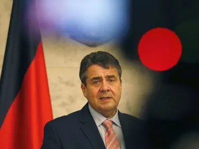 Экс-глава МИД Германии предложил "защитить" Прибалтику и Польшу от России