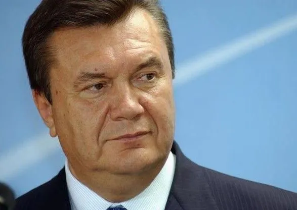 Янукович хоче через суд позбавити ліцензії держадвоката