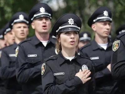 На обеспечение полицейских формой ежегодно тратят до 1,5 млрд грн
