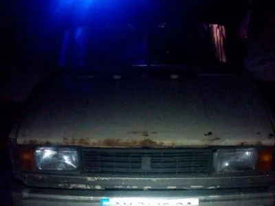 У Київській області під час операції “Сирена” поліцейські затримали автомобіль зі зброєю