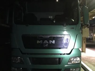 На кордоні з Польщею затримали викрадену в Румунії вантажівку