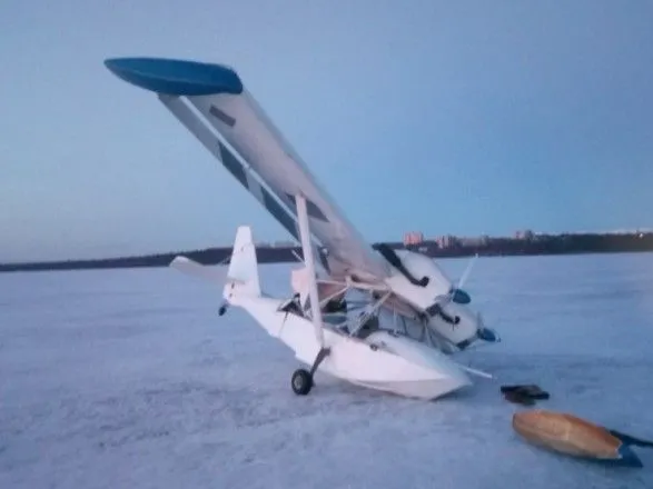 В России самолет провалился под лед