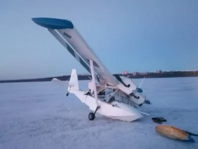 У Росії літак провалився під лід