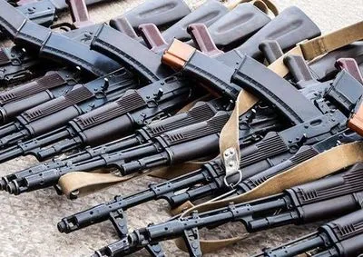 В Одесі угруповання продавало криміналітету зброю з зони ООС