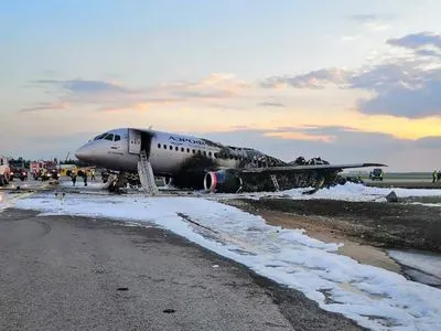 У Росії назвали основною версією катастрофи в Шереметьєво помилки пілотів