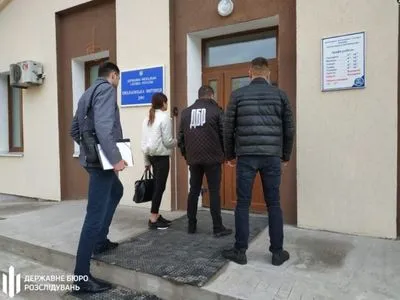 В Хмельницкой области сотрудники ГФС и полиции продавали служебную информацию частным лицам