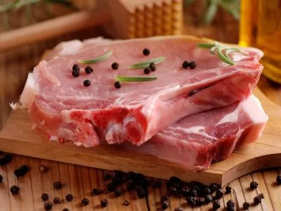 Украинцы недоедают свинины