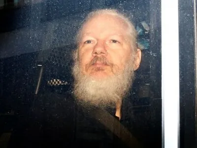 Головред WikiLeaks та Памела Андерсона розповіли про стан Ассанжа у в'язниці