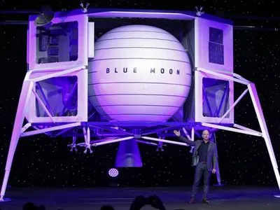 Владелец Amazon представил прототип аппарата для высадки на Луну