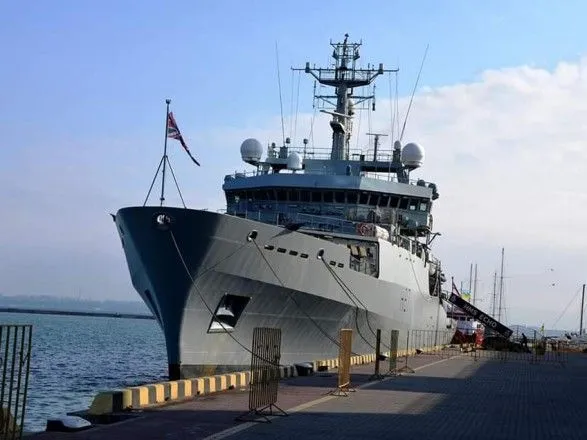 Украинские моряки проходят стажировку на корабле Королевских ВМС Великобритании