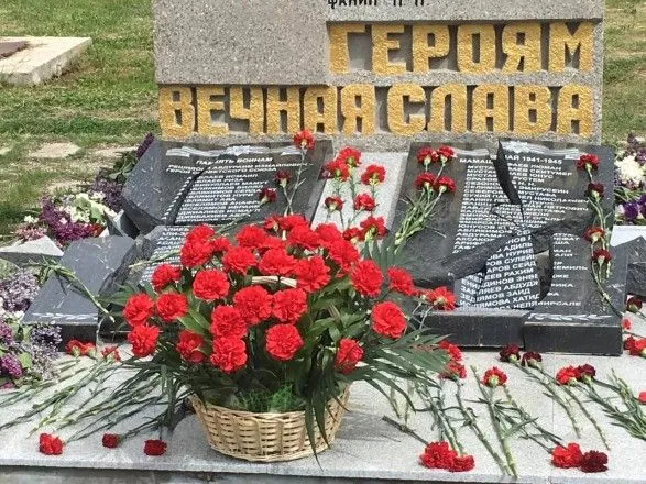 В оккупированном Крыму разбили памятник с именами погибших на войне крымских татар