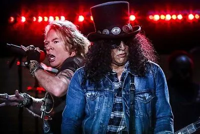 Гурт Guns N 'Roses подав в суд на пивоварню через незаконне використання назви