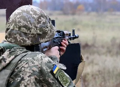 Боевики на Донбассе семь раз обстреляли позиции Объединенных сил