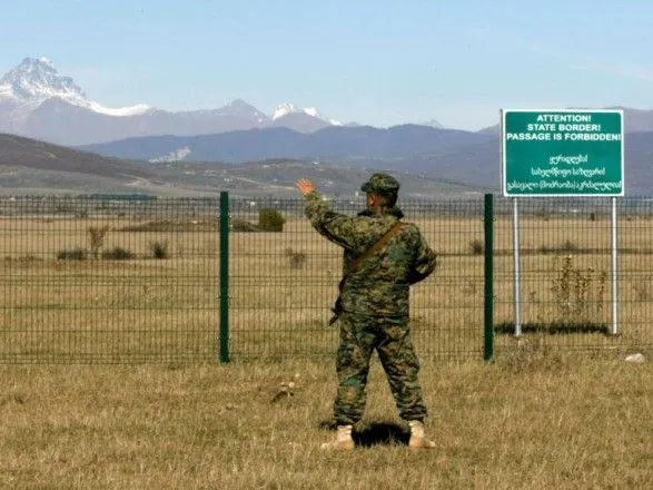 Грузинские пограничники перешли на усиленный режим работы из-за туристов из РФ