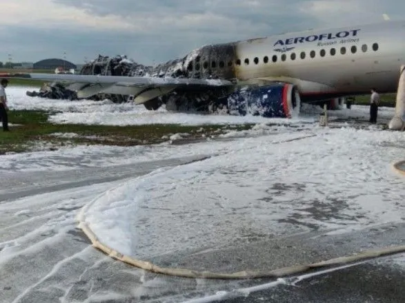 Авиакатастрофа в Шереметьево: многие из погибших пассажиров не успели даже расстегнуть ремни