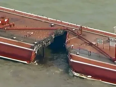 У Хьюстонскому судноплавному каналі стався розлив палива