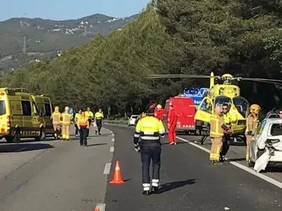 В Каталонии не менее 25 человек пострадали в ДТП с участием 12 автомобилей