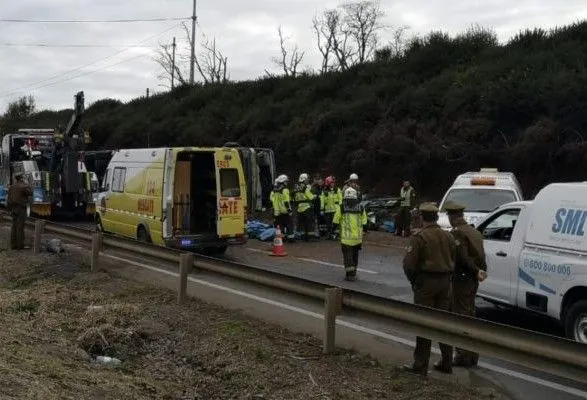 В Чили перевернулся пассажирский автобус, пострадали почти 60 человек