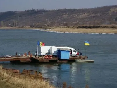 Підйом води у Дністрі "закрив" КПП на кордоні з Молдовою