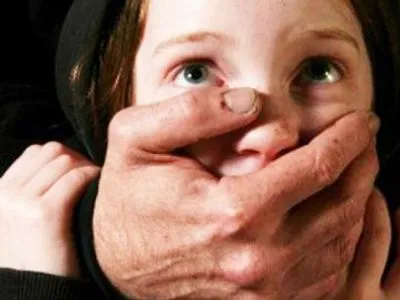 На Вінничині чоловіка звинувачують у зґвалтуванні доньки