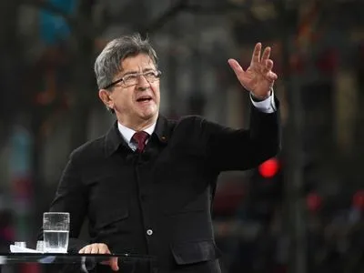 Глава однієї з партій Франції закликав "припинити антиросійську істерію та не брати у НАТО Україну"