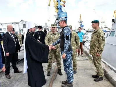 Митрополит Епіфаній подарував військовим ВМС ЗС України ікону