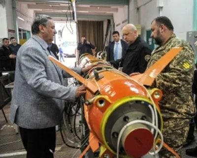 Украина способна создавать современное эффективное вооружение — Турчинов