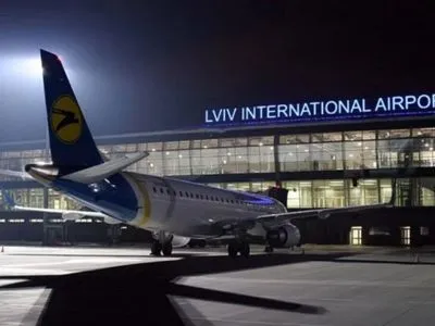 В аэропорту "Львов" из-за непогоды задержали рейсы