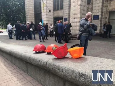 Шахтеры устроили акцию протеста в центре Киева