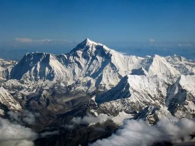 Встановлено рекорд зі сходження на Еверест