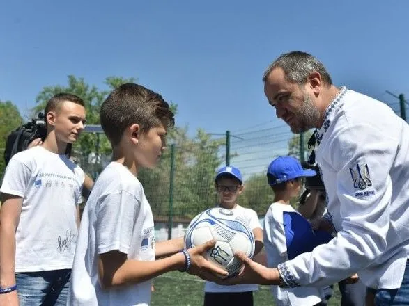 Президент ФФУ и легендарные футболисты провели "Открытый урок футбола" в Запорожье