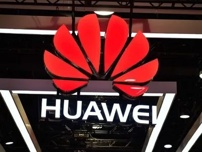 У Huawei відповіли на оголошення Трампом надзвичайного стану в США