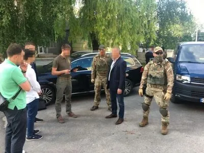 Депутата Черкаської облради викрили на хабарах