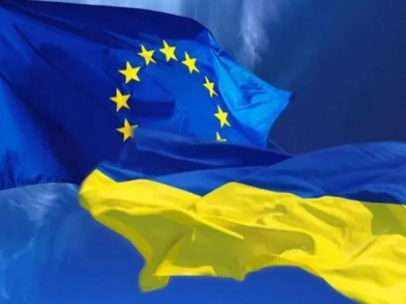 Опрос: вступление в ЕС поддерживает 57% украинцев, за НАТО - 48,9%