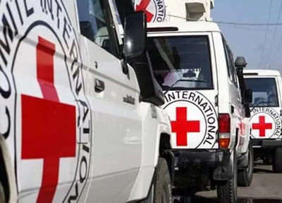 На оккупированный Донбасс заехали 3 грузовика с гуманитаркой от Красного Креста