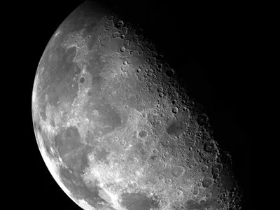 Китайський місяцехід дослідив мантію на зворотньому боці Місяця