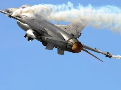 Винищувач F-16, який розбився в Каліфорнії, ніс готові до бою боєприпаси