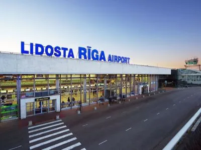 Найбільший аеропорт країн Балтії змінив написання двох українських міст