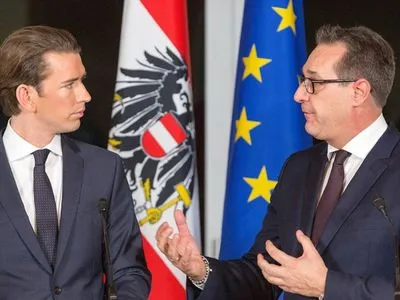 Канцлер Австрии объявил досрочные парламентские выборы из-за скандального видео с россиянкой