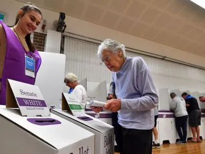 На выборах в парламент Австралии лидируют правящие партии